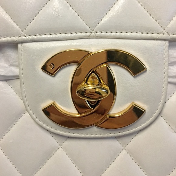 Chanel Vintage Jumbo XL White Lambskin Flap. - Picture 4 of 8